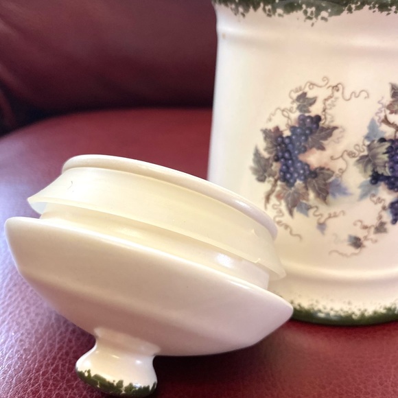 Vintage TRUE WORLD China Fruit Green Red Black Grapes Ceramic Canisters Storages - Picture 10 of 11